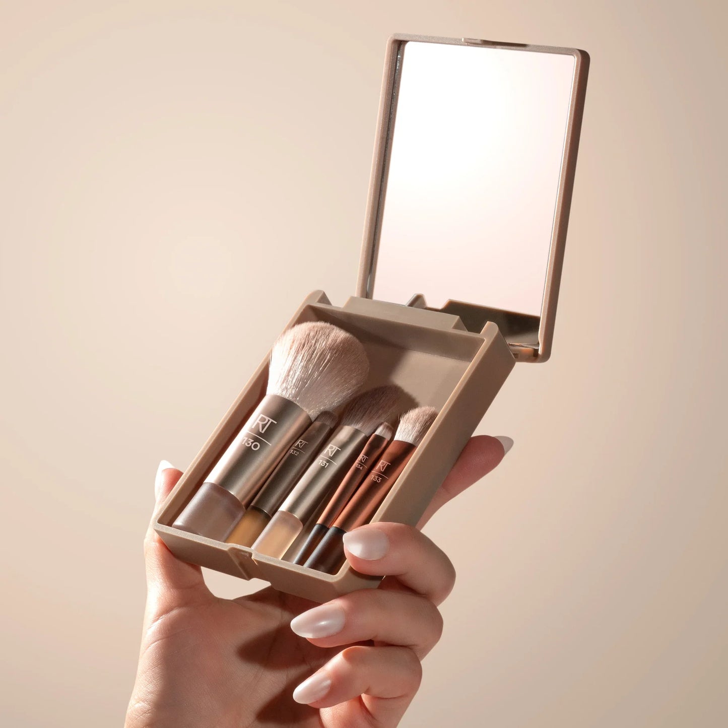 New Nudes 2.0 On-The-Glow Mini Brush Set + Mirrored Compact (Set De Brochas)