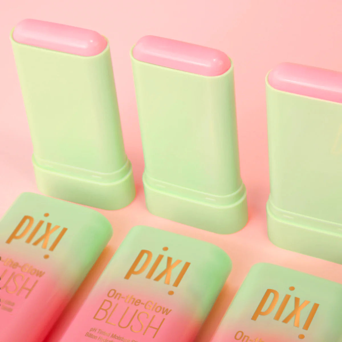 On The Glow Blush (Rubor En Barra)