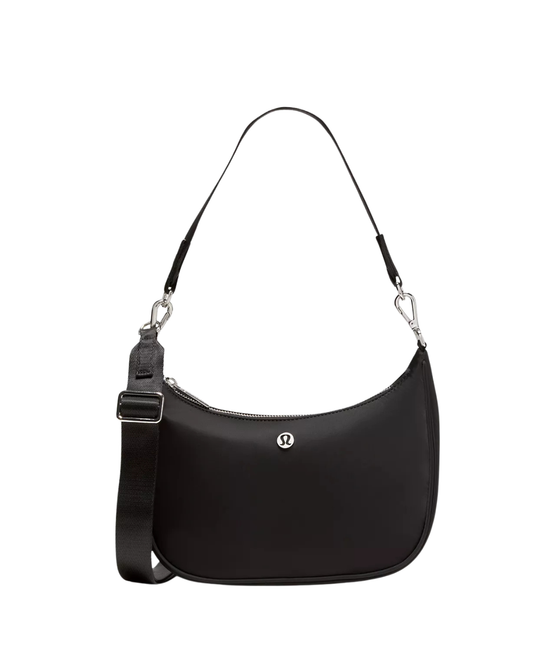 City Essentials Small Shoulder Bag (Bolsa Deportiva)