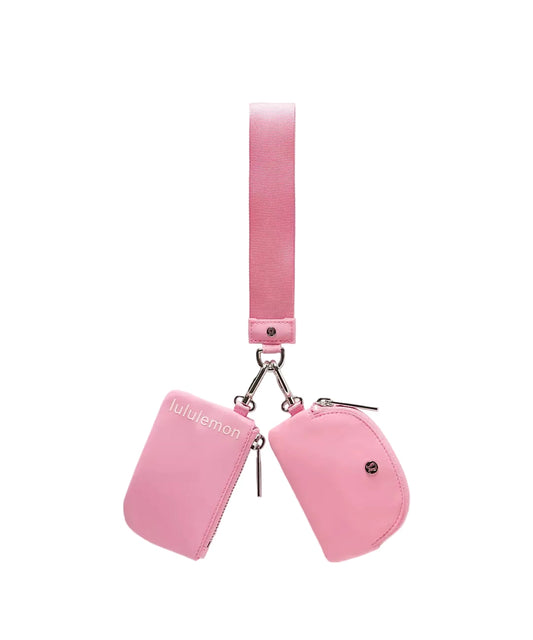 Dual Pouch Wrislet (Bolso De Mano Con Llavero Multifuncional)