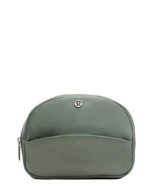 City Essentials Pouch 4L (Bolsa para Maquillaje)